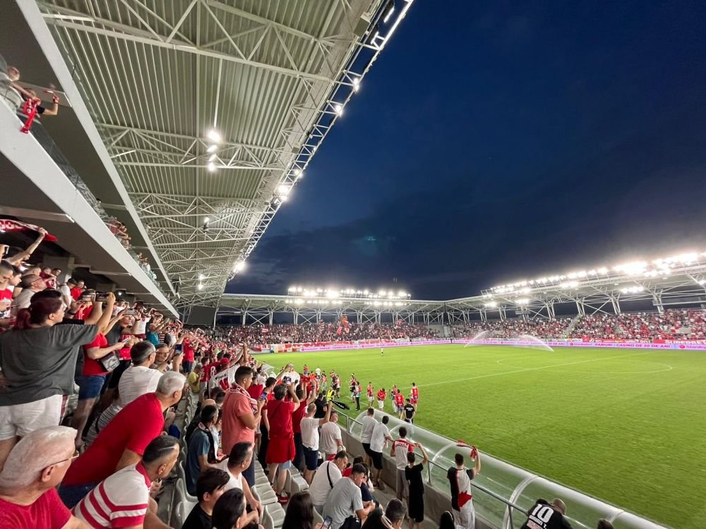 Atmosferă superbă realizată de fanii lui Dinamo pe 