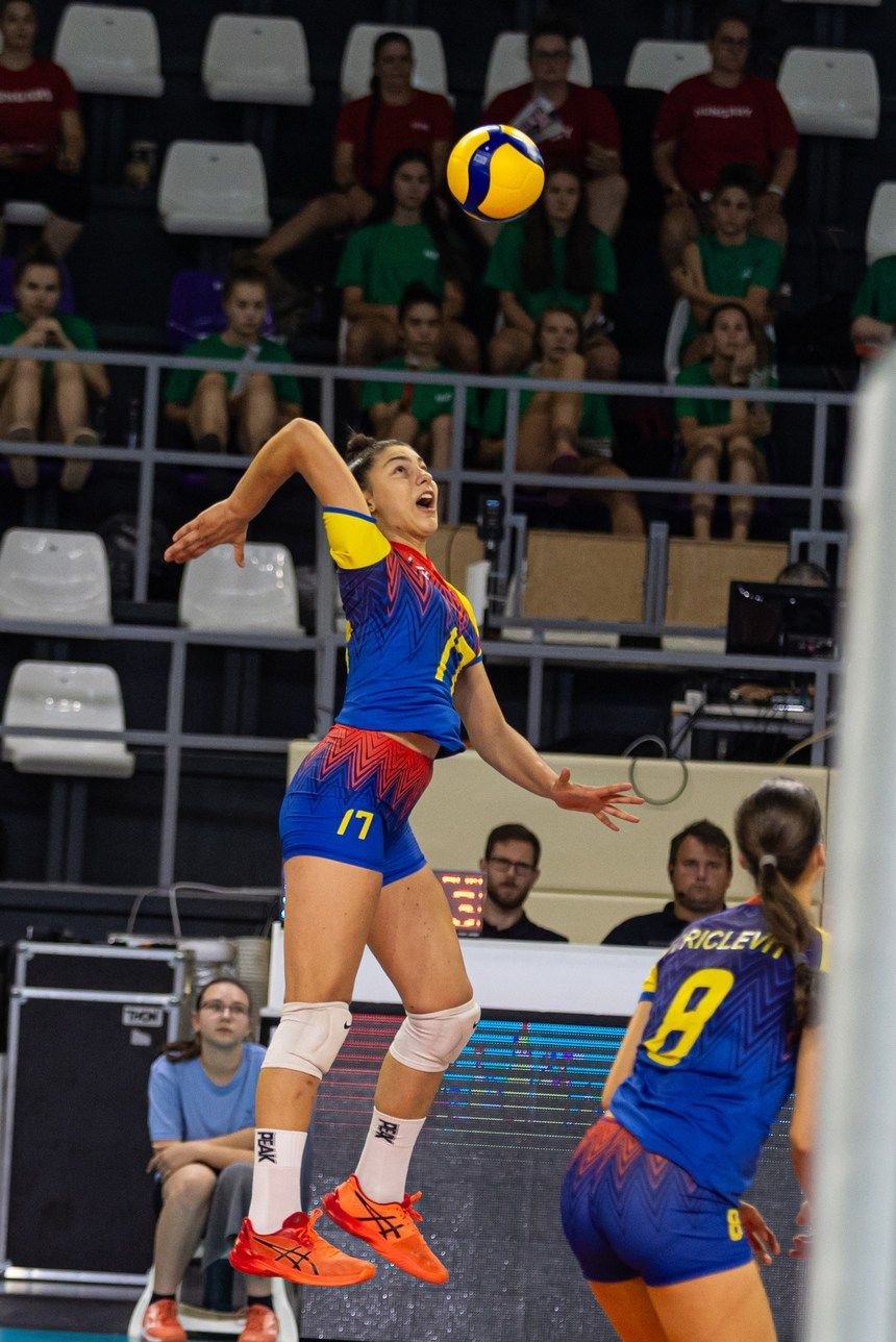 Fenomenul Bianca Cucu, rom&acirc;nca de 12 ani de la Campionatul European Under 17! A reușit 16 puncte &icirc;n Rom&acirc;nia - Ungaria 3-2