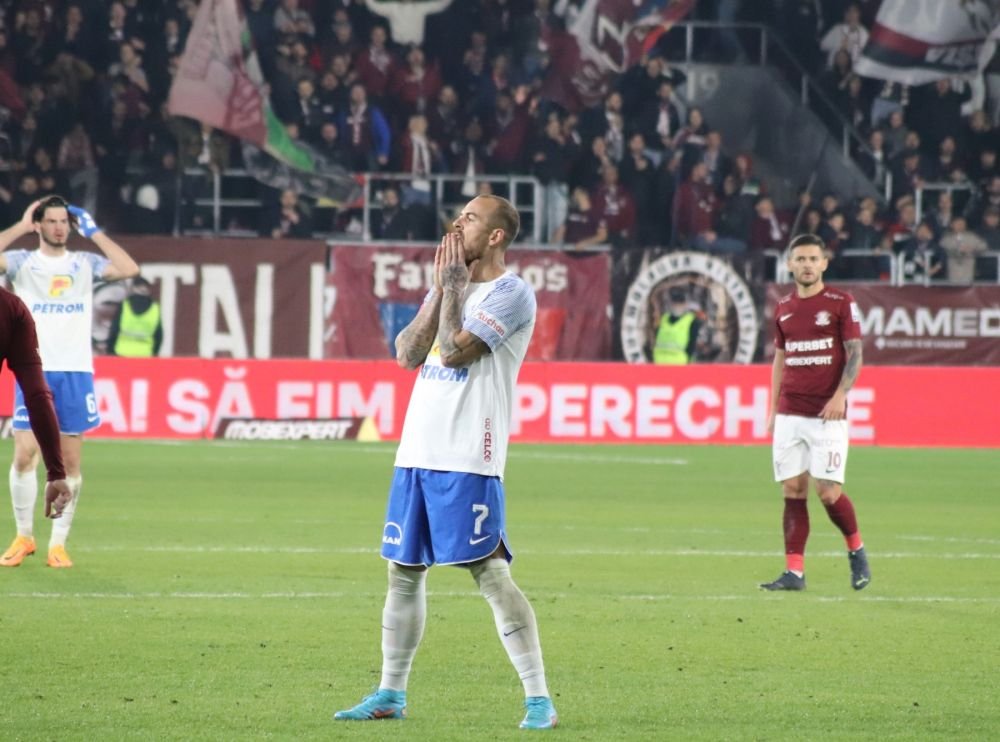 Tricouri fără nume, regres fotbalistic și o eliminare rușinoasă pentru campioana unui fotbal fake_5