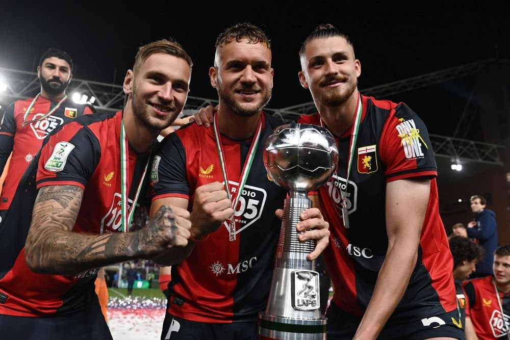 Italienii au anunțat echipele-tip pentru viitorul sezon din Serie A: 5 români vor fi titulari!_6