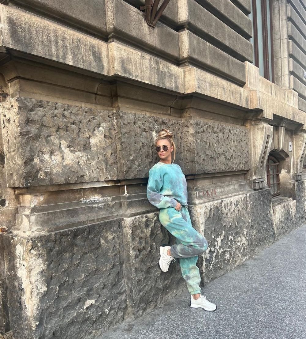 Anamaria Prodan, de la „ eu și Reghe avem o relație fabuloasă” la „un bărbat slab alege o femeie pe care toți o consumă o oră și o aruncă” _24