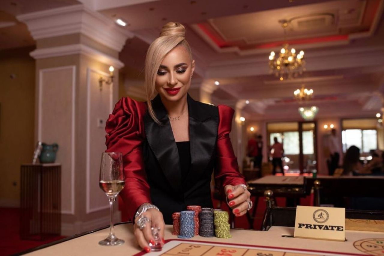 Anamaria Prodan, de la „ eu și Reghe avem o relație fabuloasă” la „un bărbat slab alege o femeie pe care toți o consumă o oră și o aruncă” _38