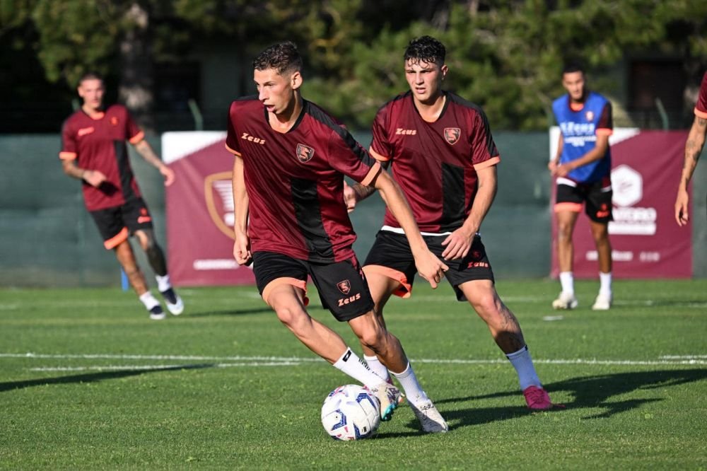 Andres Sfait, românul de 18 ani din Serie A, MVP în primul meci jucat de Salernitana în această vară: ”Tu poți să faci magie!”_15
