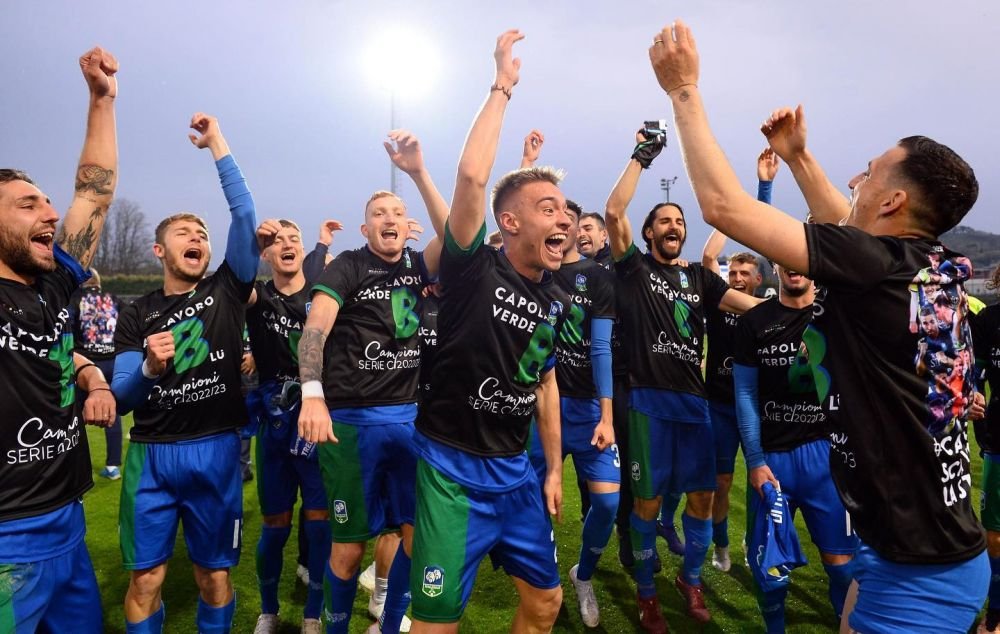 Echipele-tip pentru viitorul sezon din Serie B! Câți români vor fi titulari, Dennis Man și Valentin Mihăilă nu prind primul ”11” la Parma_3
