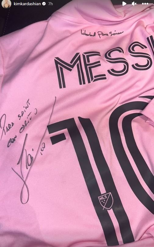 „E transpirație de fotbalist!” Moment viral cu cea mai cunoscută vedetă din SUA la meciul lui Messi! Cum a apărut la meci _26