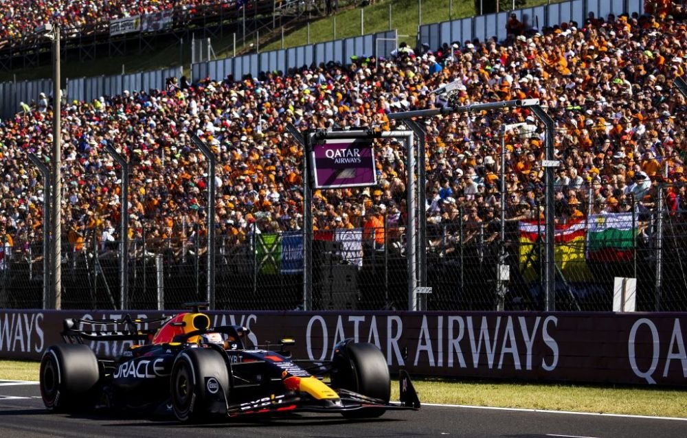 Lewis Hamilton i-a furat pole-position-ul lui Max Verstappen la Marele Premiu din Formula 1 al Ungariei! Britanicul pleacă primul după mai bine de un an&nbsp;