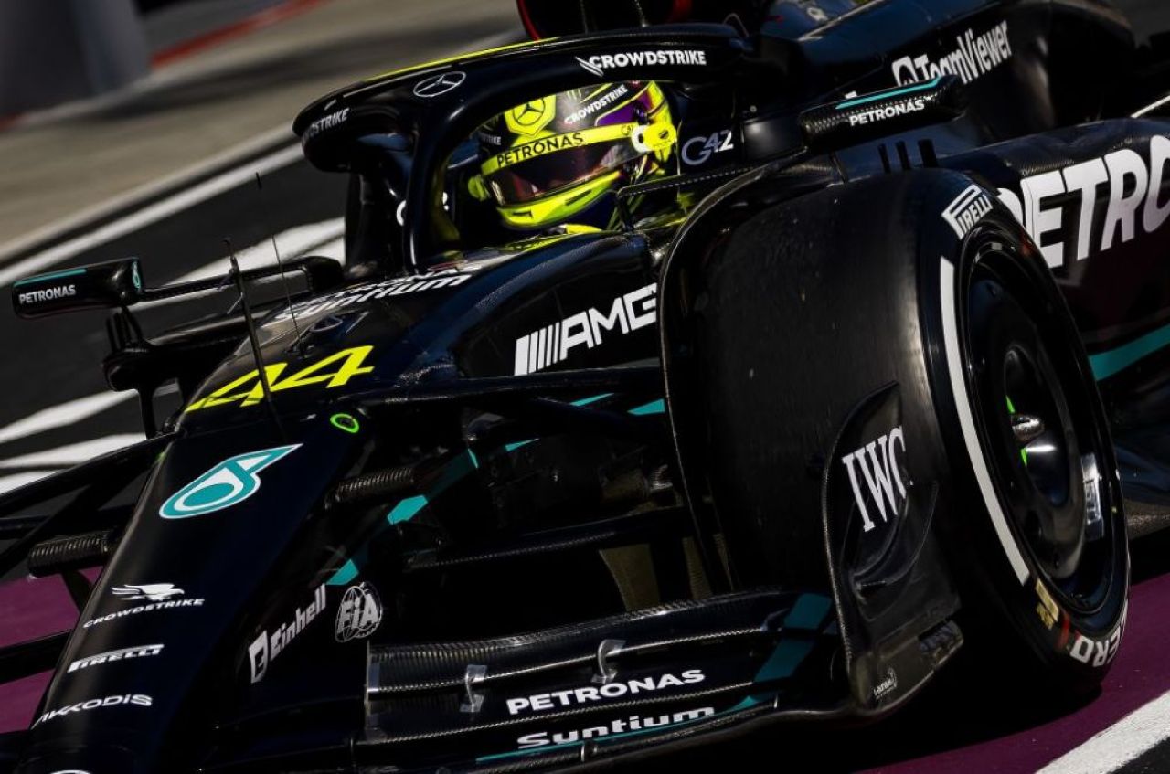 Lewis Hamilton i-a 'furat' pole-position-ul lui Max Verstappen la Marele Premiu din Formula 1 al Ungariei! Britanicul pleacă primul după mai bine de un an _2