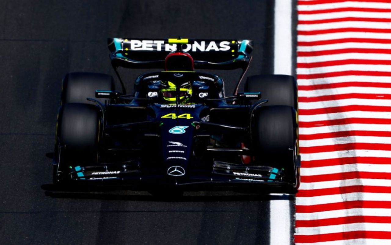 Lewis Hamilton i-a 'furat' pole-position-ul lui Max Verstappen la Marele Premiu din Formula 1 al Ungariei! Britanicul pleacă primul după mai bine de un an _4
