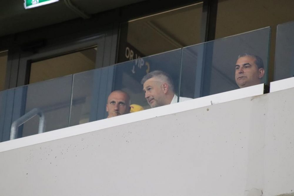 Selecționerul și căpitanul naționalei, invitați de lux la FCSB - Dinamo _6