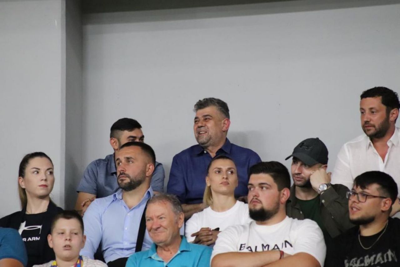 Prim-ministrul Ciolacu, prezent la derby-ul FCSB - Dinamo! Unde a stat _3