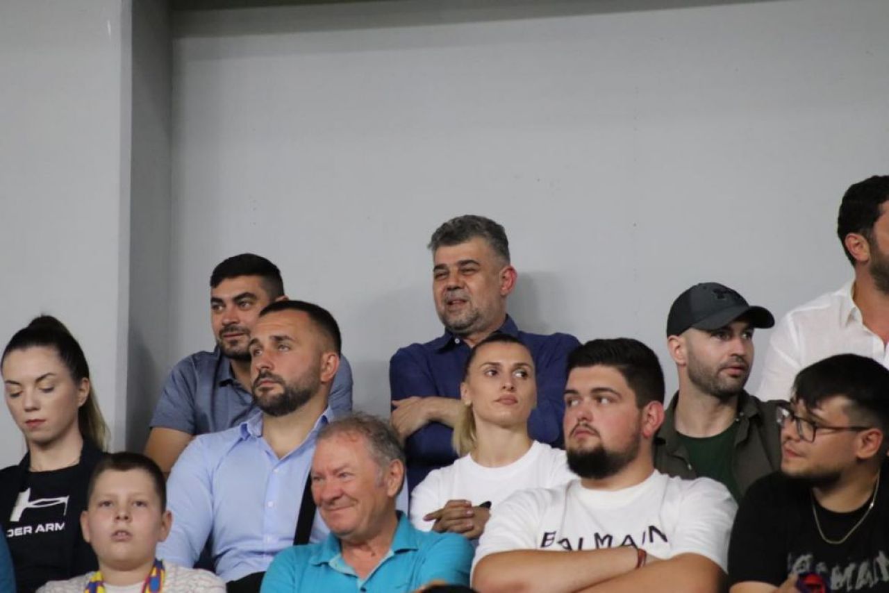Prim-ministrul Ciolacu, prezent la derby-ul FCSB - Dinamo! Unde a stat _4