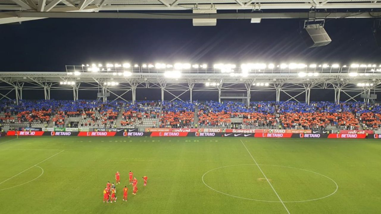 Scenografie cu mesaj multiplu pusă la punct de fanii FCSB-ului la meciul cu Dinamo_3