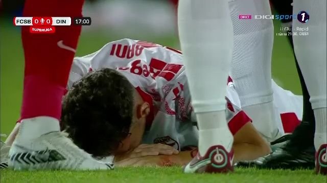 Ciocnire de coșmar între Pantea și Bani! Dinamovistul, umplut de sânge_6