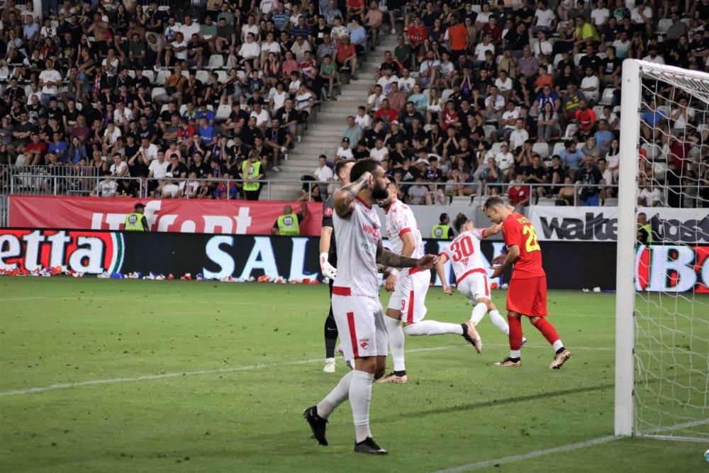 Derby-ul, în imagini. Meciul dintre FCSB și Dinamo a avut de toate_87