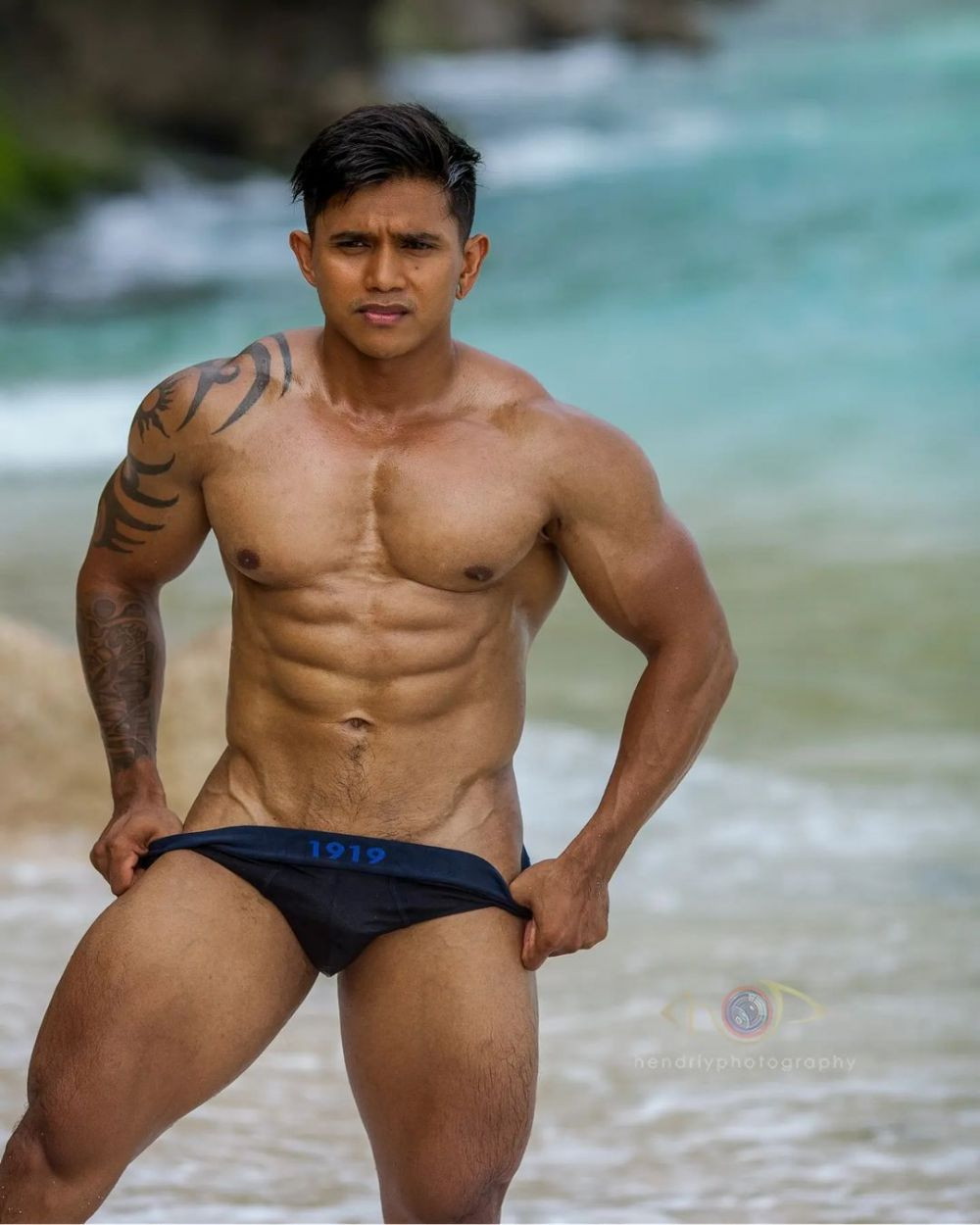 Tragedie! Un culturist a murit în sală după ce i-a căzut o bară de 200 de kilograme pe gât _2