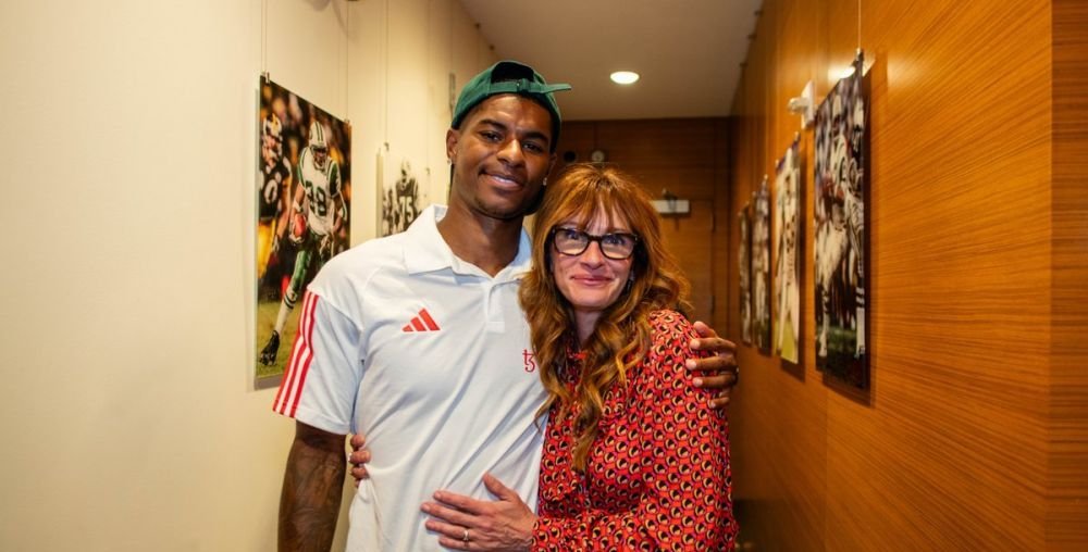 Pe asta nu va dori să o vadă Guardiola! Idolul antrenorului s-a dus, din nou, la cealaltă echipă din Manchester&nbsp;