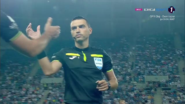 Ovidiu Hațegan a revenit la centru în Liga 1! Cele mai tari imagini cu arbitrul român_13