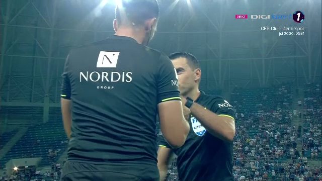 Ovidiu Hațegan a revenit la centru în Liga 1! Cele mai tari imagini cu arbitrul român_15