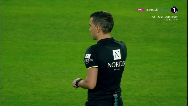 Ovidiu Hațegan a revenit la centru în Liga 1! Cele mai tari imagini cu arbitrul român_35