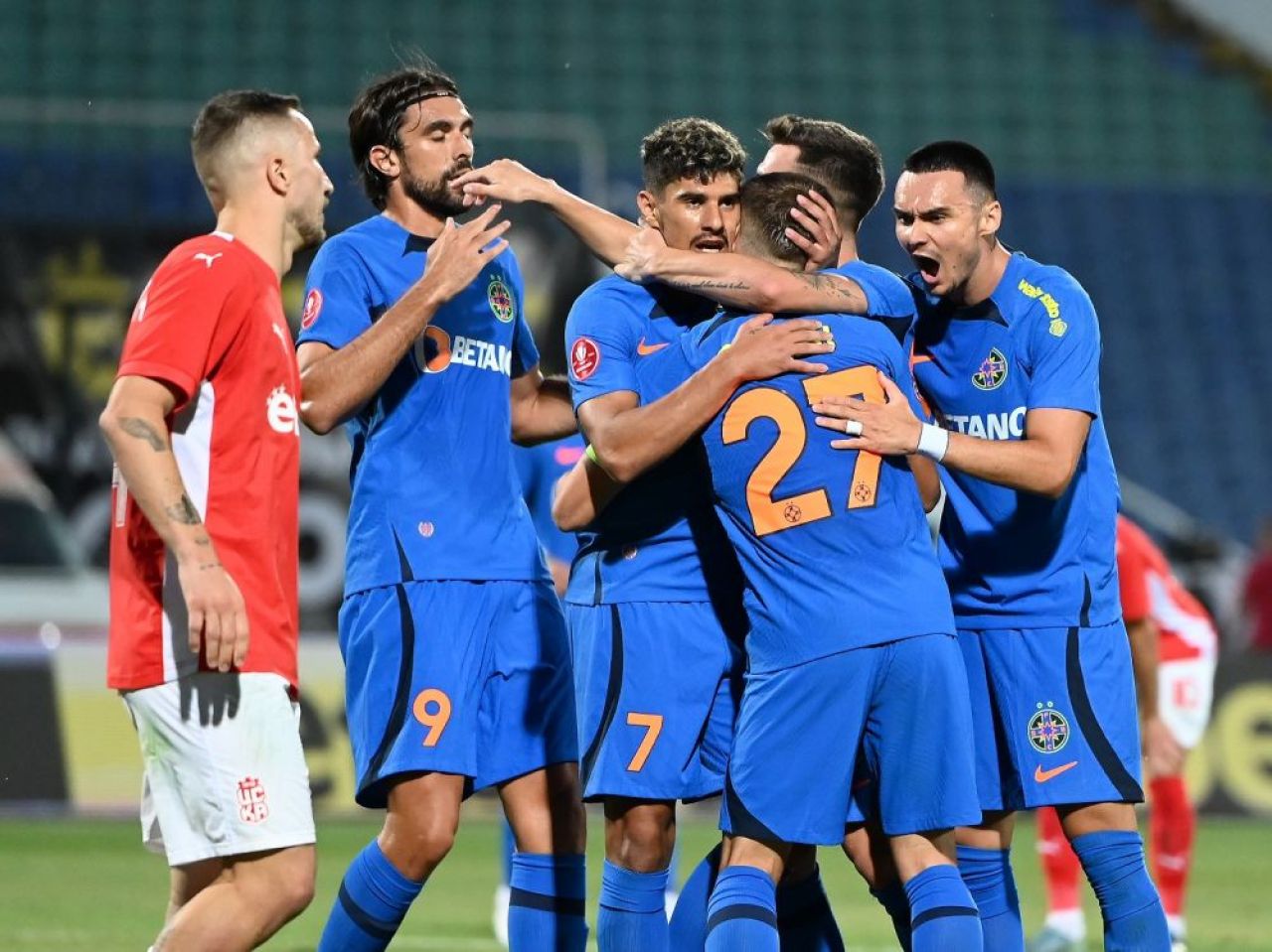 Florinel Coman e de neoprit! A marcat și în CSKA 1948 Sofia - FCSB_23