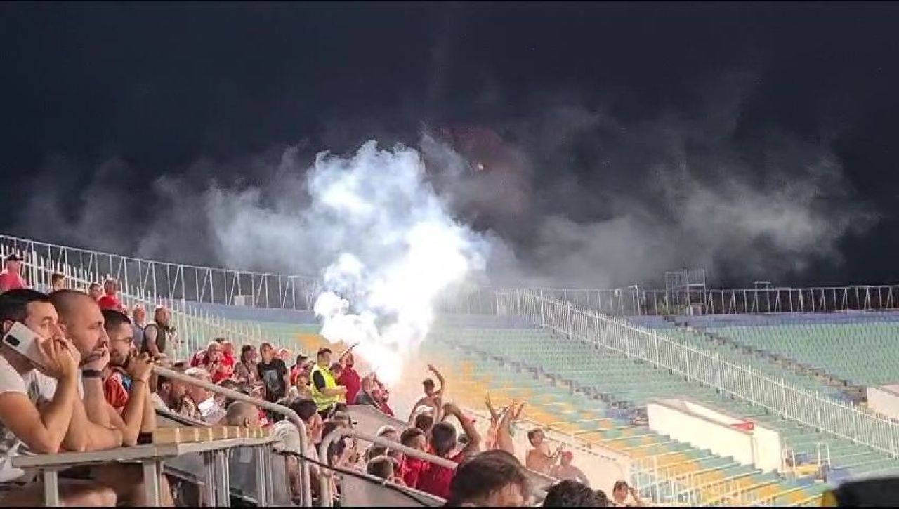 Galeria FCSB, provocată în Bulgaria. Ce au scandat fanii lui CSKA 1948 Sofia_1