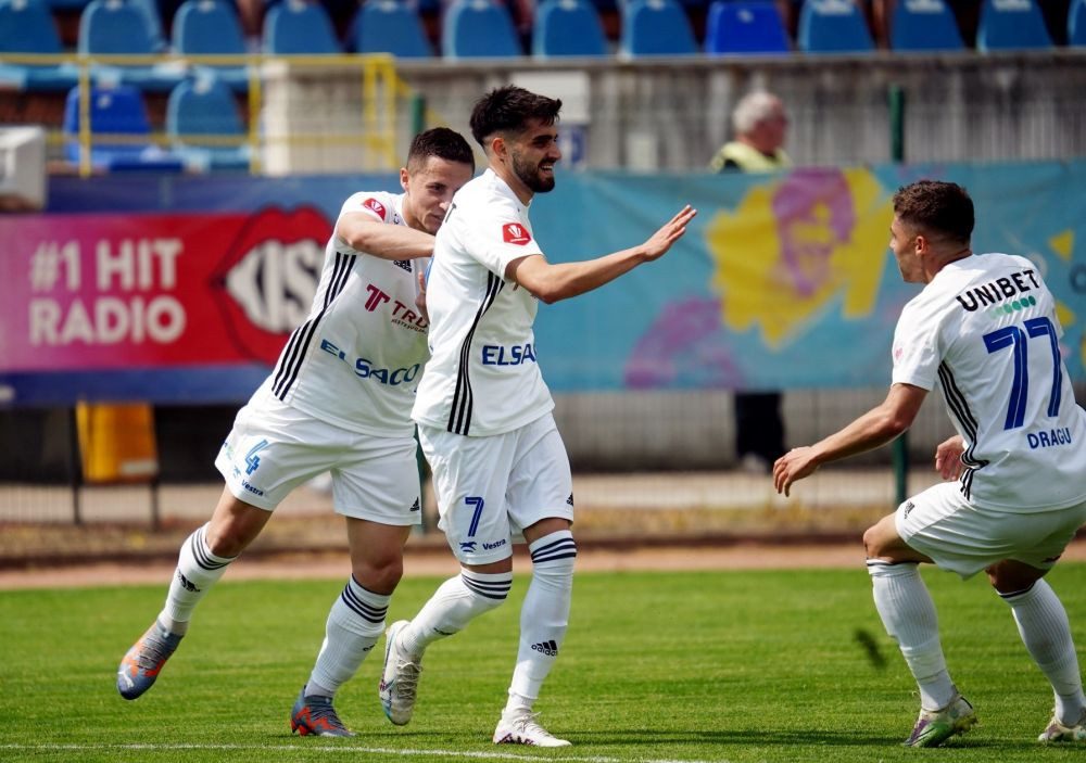 Debut de sezon teribil pentru FC Botoșani. Țigănașu, dublă fractură la coloană! Mailat, ruptură de ligamente!