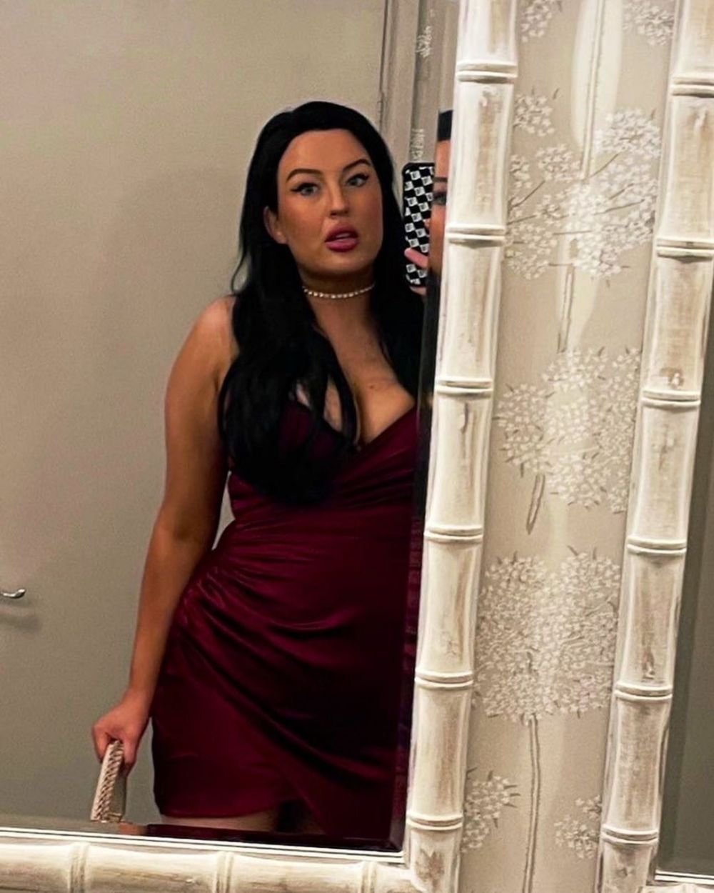 „Mi-a oferit bani să facem sex și să pretindem că e socrul meu!” Nora legendei lui Southampton, șocată de propunerea primită _3