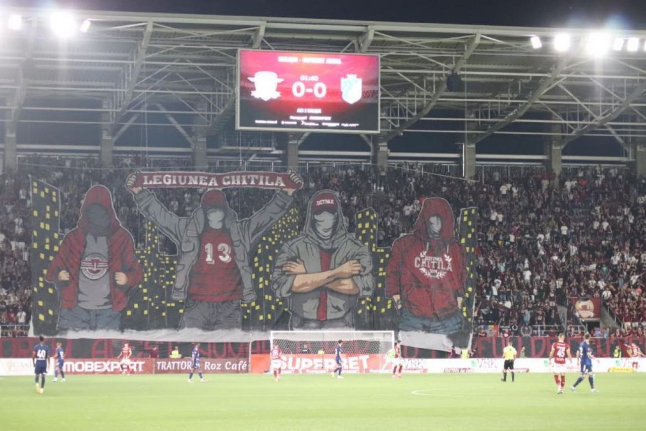 Imagini incendiară din Giulești, la Rapid - FC Botoșani! Coregrafie spectaculoasă prezentată de suporterii din peluză_2
