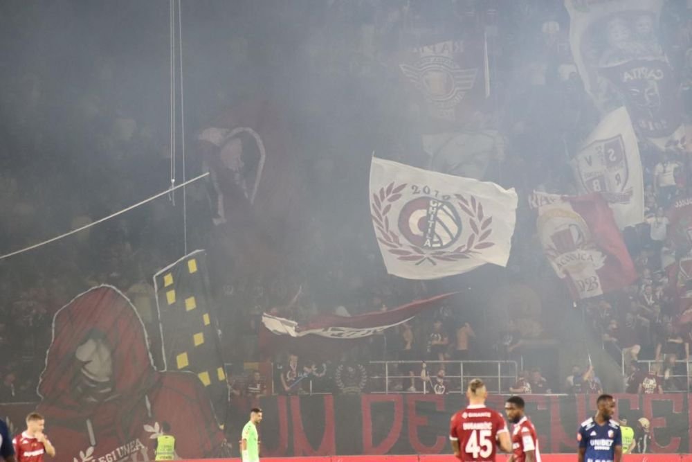 Imagini incendiară din Giulești, la Rapid - FC Botoșani! Coregrafie spectaculoasă prezentată de suporterii din peluză_4