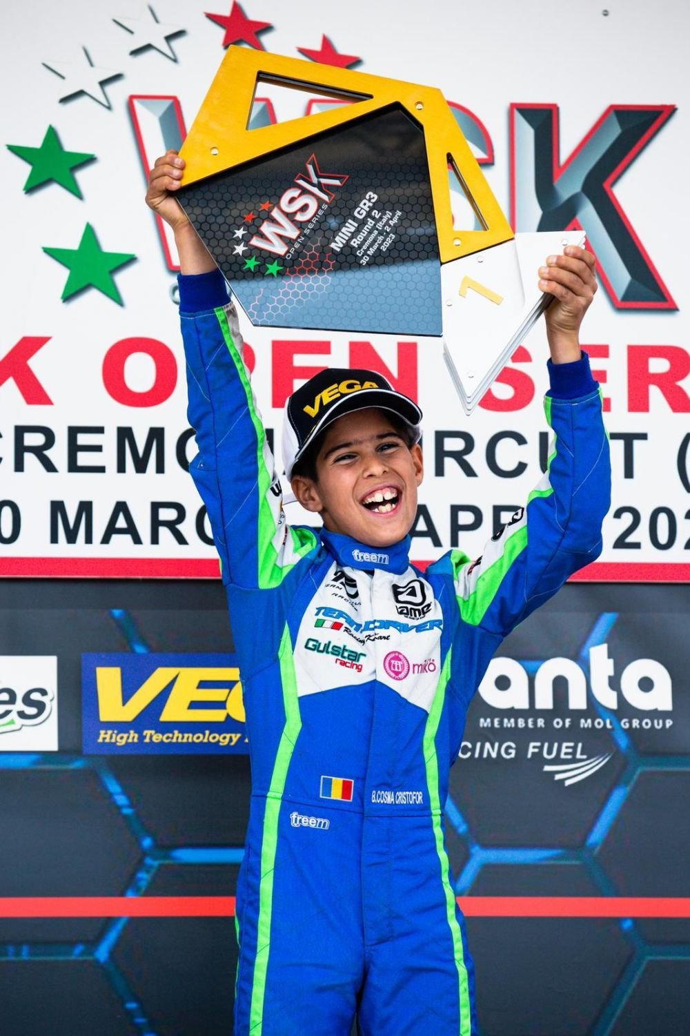 Cum e să spui pas lui Juventus și să ajungi apoi numărul 1 într-un domeniu din motorsport! Povestea puștiului român care domină cursele de karting_3
