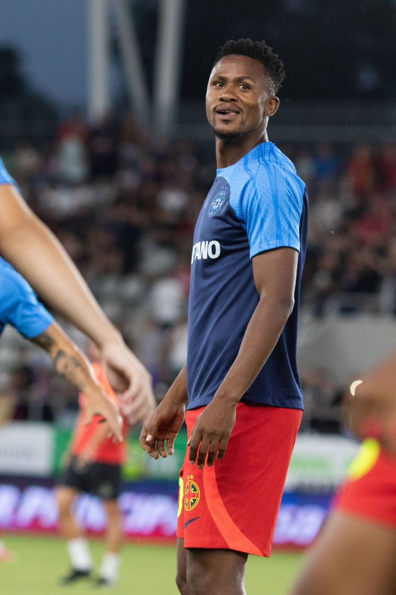 Sud-africanii aruncă bomba la FCSB! ”Care este vârsta lui Siyabonga Ngezana? Nimeni nu crede asta”_3