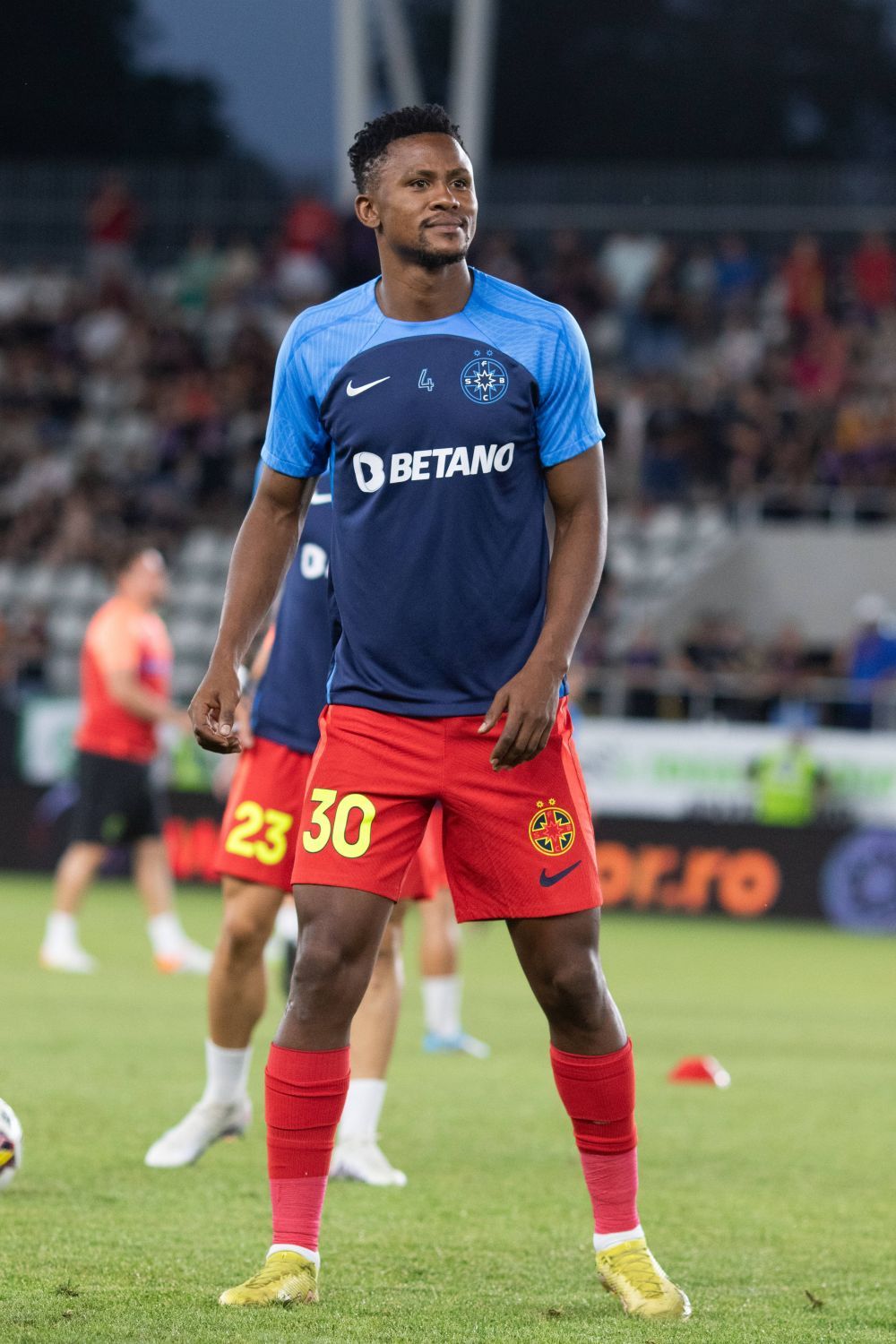 Sud-africanii aruncă bomba la FCSB! ”Care este vârsta lui Siyabonga Ngezana? Nimeni nu crede asta”_1