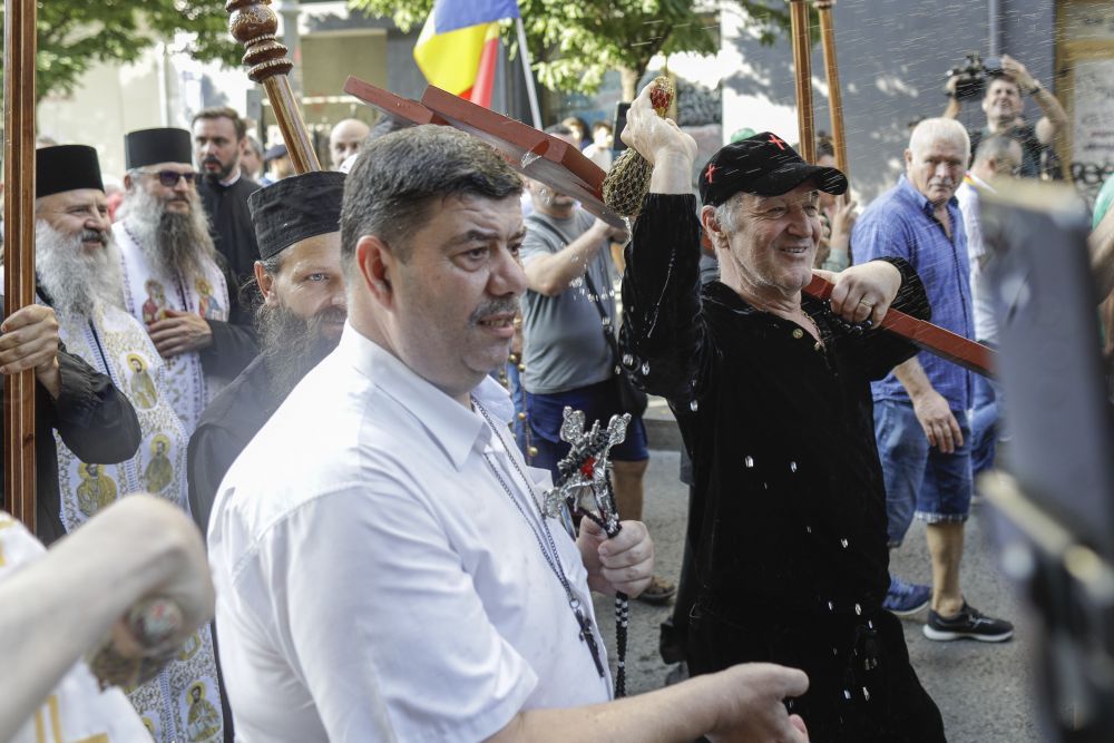 „Îl ia Dracu' de urechi pe bărbat și-i zice: 'Du-te la bărbat!'” Gigi Becali, discurs homofob în direct după marșul LGBTQ+: „Facem marș de curățare!” _2
