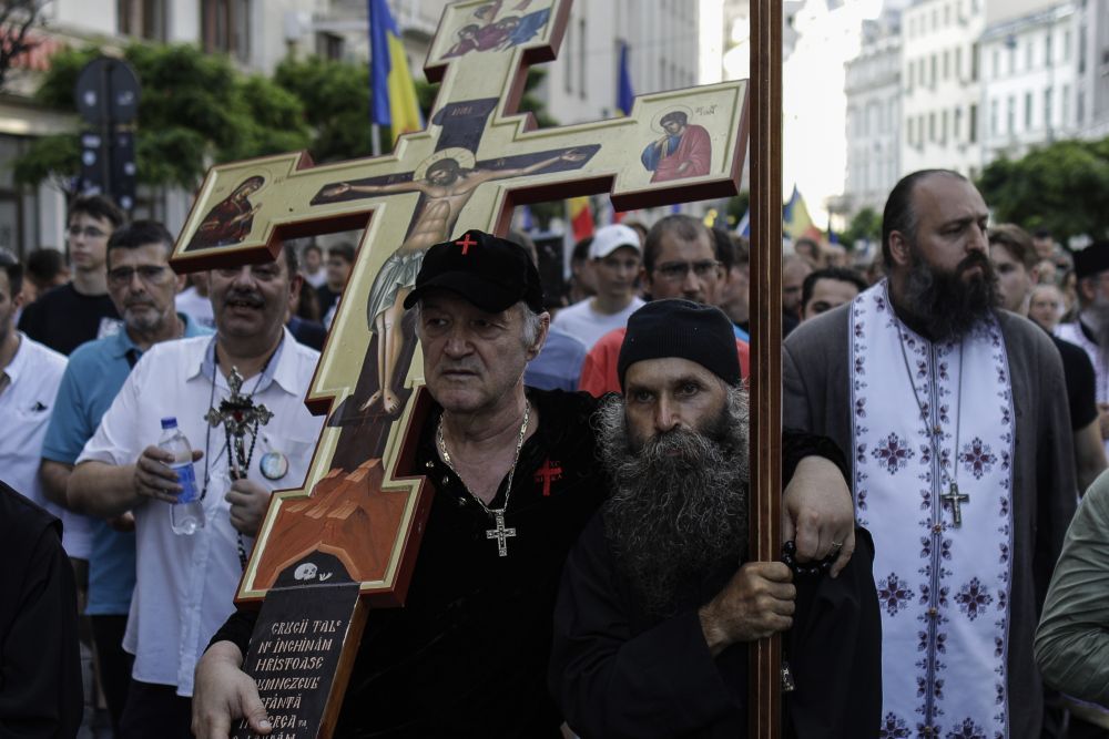 „Îl ia Dracu' de urechi pe bărbat și-i zice: 'Du-te la bărbat!'” Gigi Becali, discurs homofob în direct după marșul LGBTQ+: „Facem marș de curățare!” _4