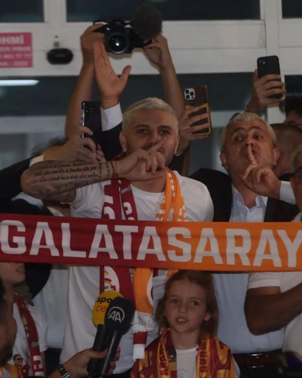 Mauro Icardi, ovaționat de peste 40.000 de suporteri. Imagini de la prezentarea spectaculoasă a argentinianului, la Galatasaray_1