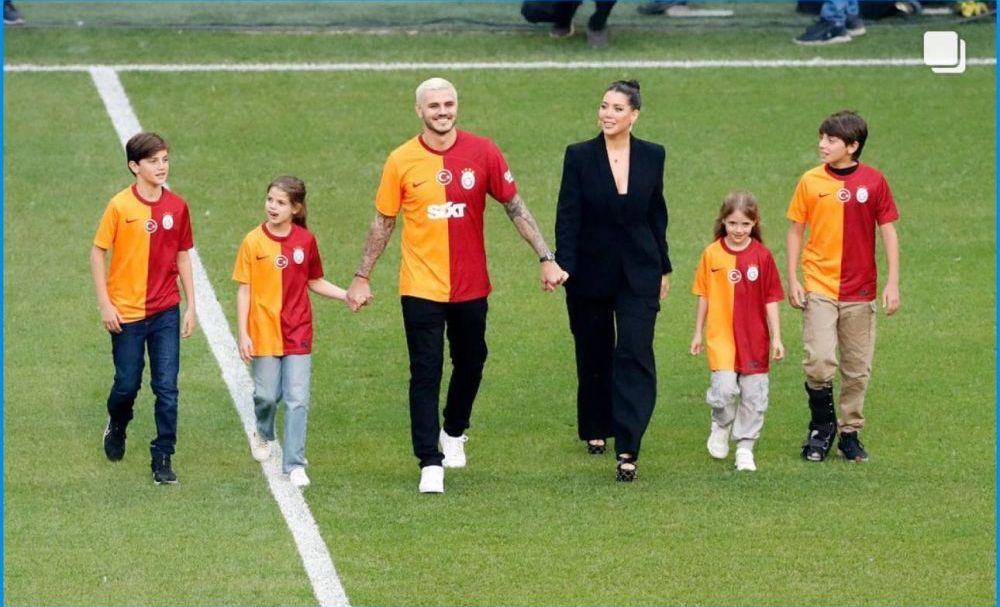 Mauro Icardi, ovaționat de peste 40.000 de suporteri. Imagini de la prezentarea spectaculoasă a argentinianului, la Galatasaray_3