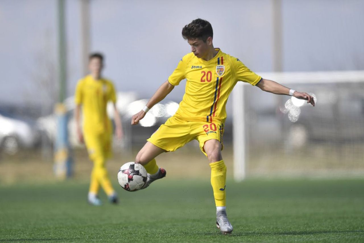 Unde s-a transferat fotbalistul român de națională care a jucat trei sezoane la Borussia Dortmund_4