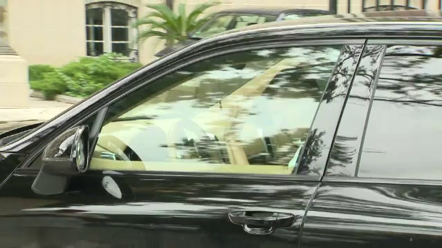 Florin Tănase și-a parcat bolidul în curtea palatului lui Gigi Becali! Ce a spus patronul FCSB_26