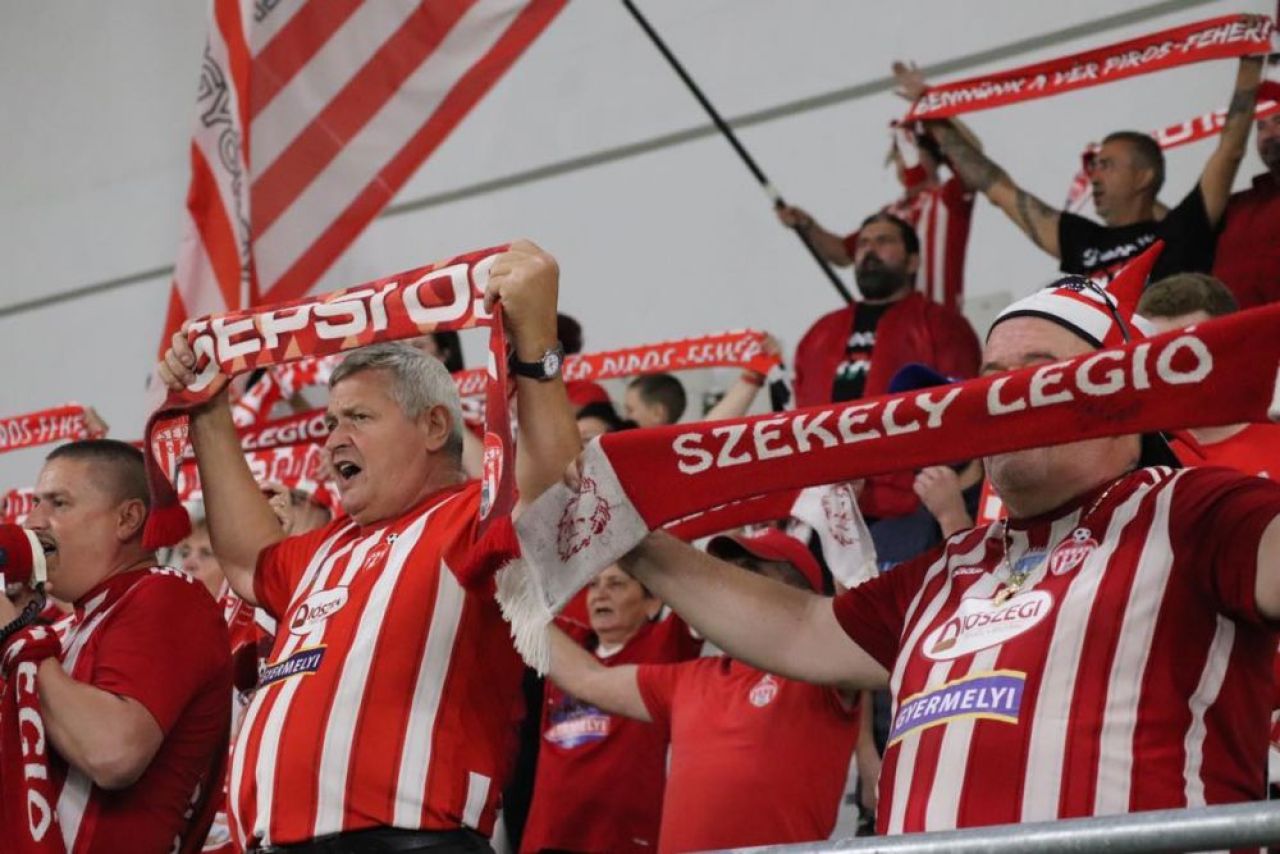 Manele la maximum în vestiarul lui Sepsi Sf. Gheorghe după victoria cu Dinamo _2
