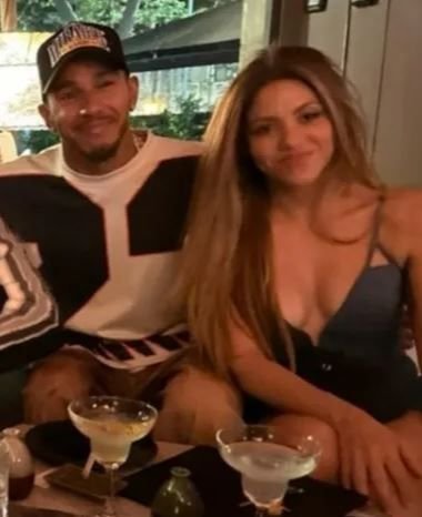 „S-au bucurat de întâlnirile secrete!” Noi detalii incendiare despre Shakira și Lewis Hamilton _5