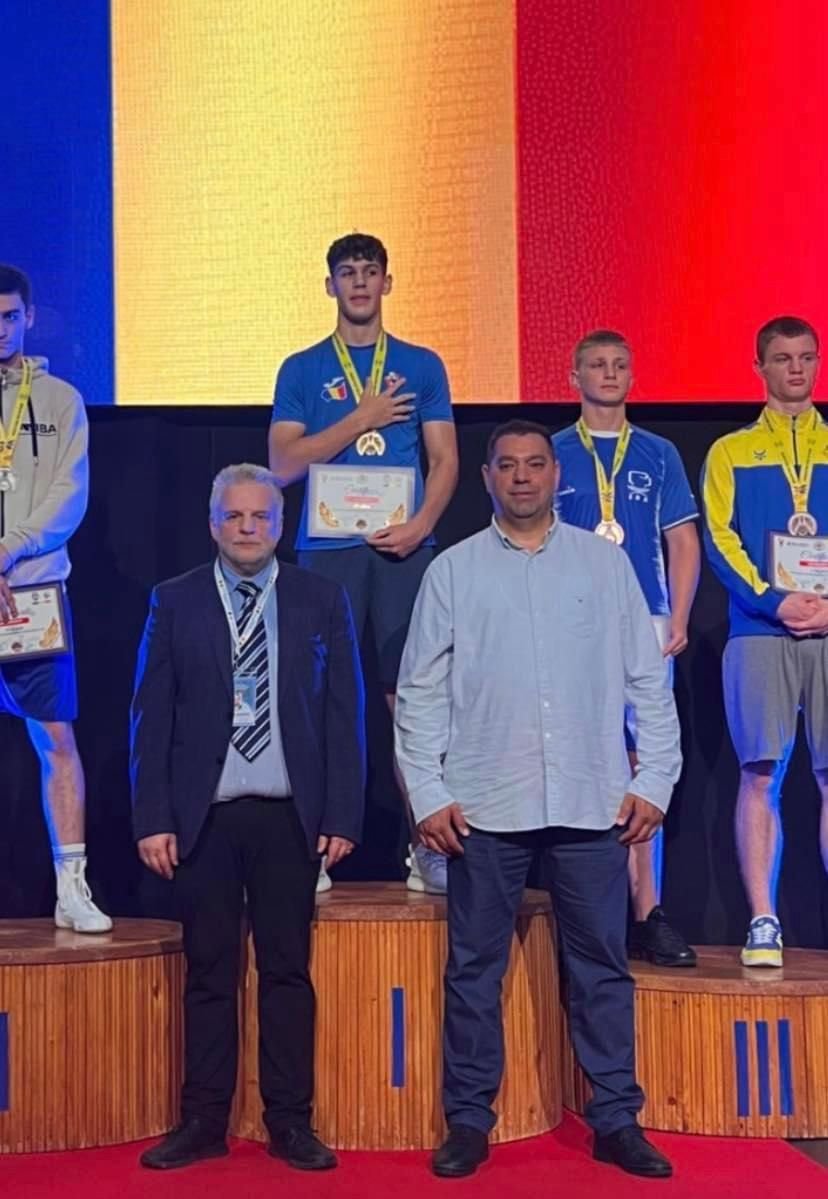 Avem viitor în nobila artă! Ei sunt tricolorii care au cucerit medalii la Europeanul de box pentru juniori de la Ploiești_3