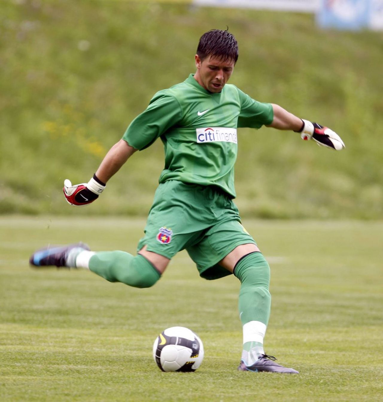 Cosmin Vâtcă a semnat cu un club de tradiție! Cu cine s-a înțeles fostul portar de la FCSB și CFR Cluj _2