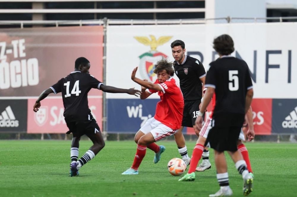 Miguel Constantinescu, românul crescut de Benfica Lisabona, a semnat cu o altă echipă din Portugalia. Durata contractului și prima reacție_7