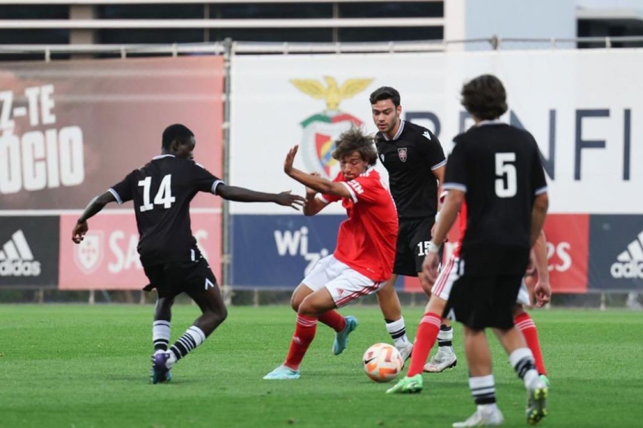 Miguel Constantinescu, românul crescut de Benfica Lisabona, a semnat cu o altă echipă din Portugalia. Durata contractului și prima reacție_7