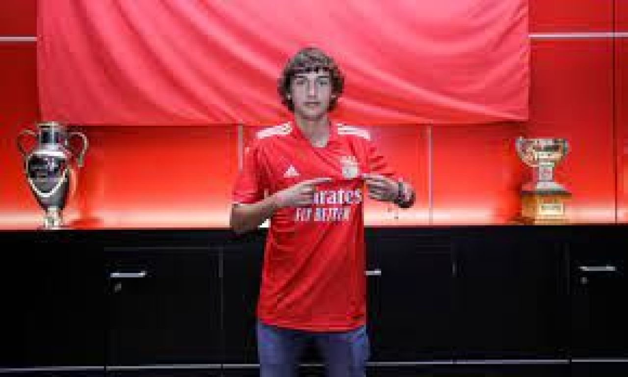 Miguel Constantinescu, românul crescut de Benfica Lisabona, a semnat cu o altă echipă din Portugalia. Durata contractului și prima reacție_23