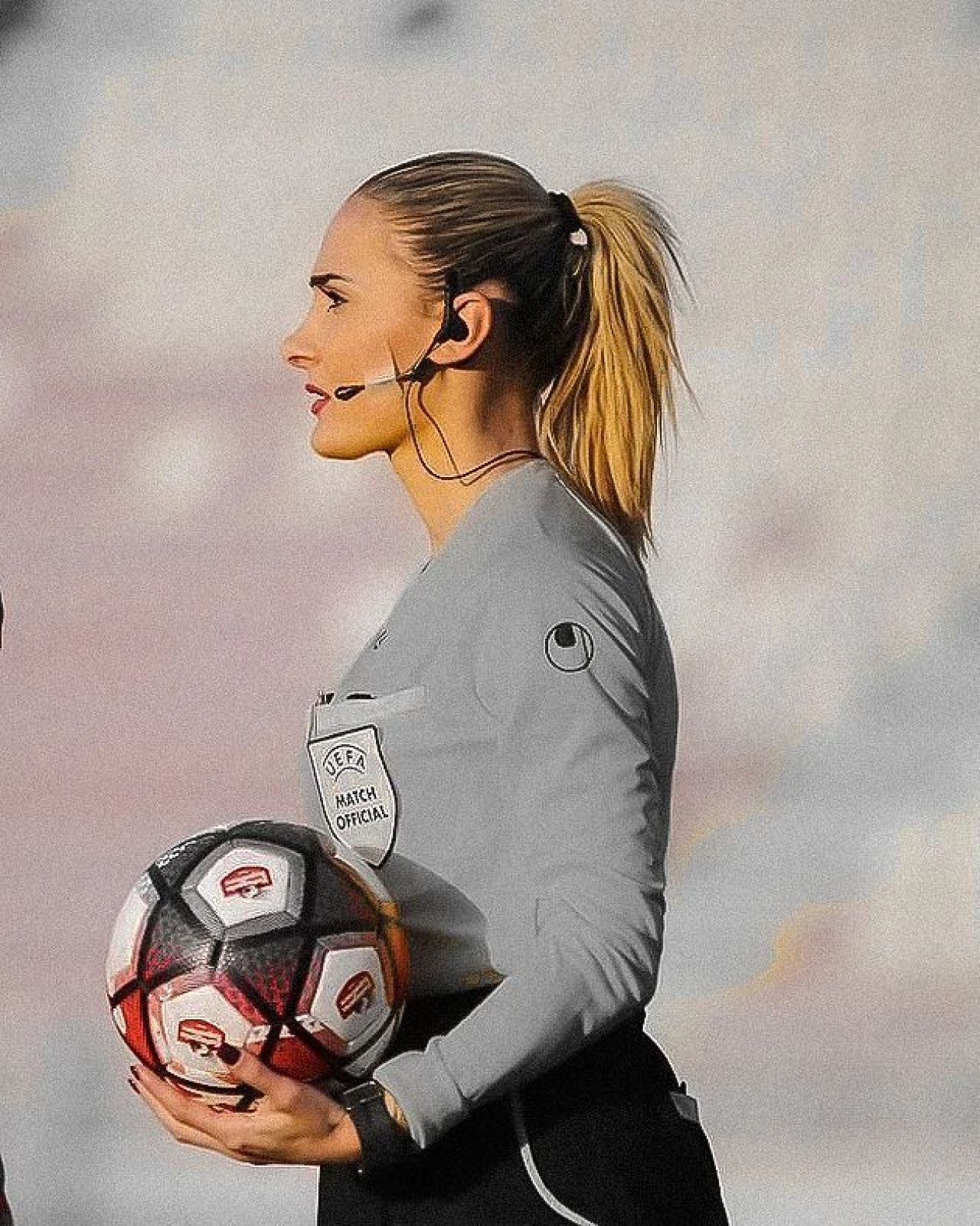 Gigi Becali nu a scăpat! :) Arbitrul de rezervă de la FCSB - CSKA 1948 Sofia a fost în centrul atenției: cum arată Emanuela Rusta_2