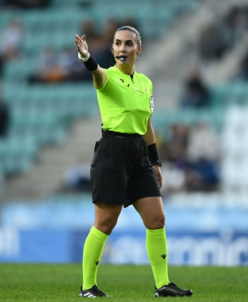 Gigi Becali nu a scăpat! :) Arbitrul de rezervă de la FCSB - CSKA 1948 Sofia a fost în centrul atenției: cum arată Emanuela Rusta_3