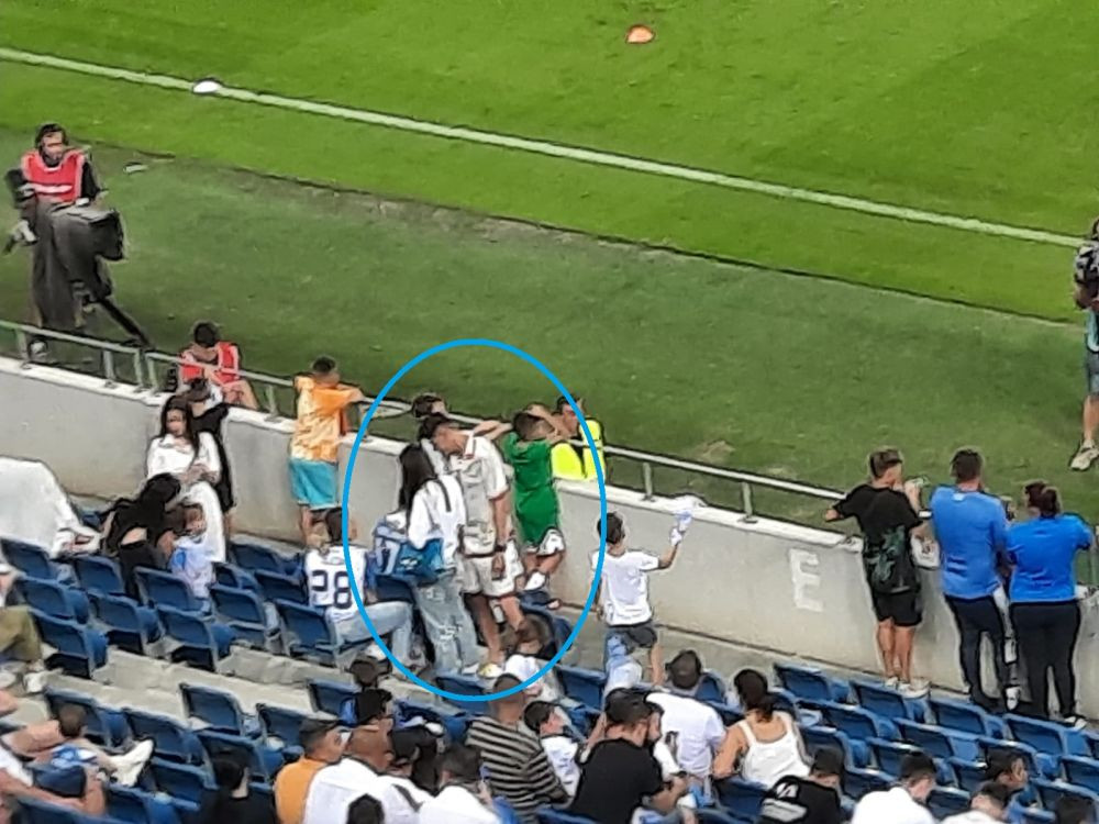 Surpriză! Un fost jucător al Craiovei a venit să vadă echipa pe „Ion Oblemenco”_2