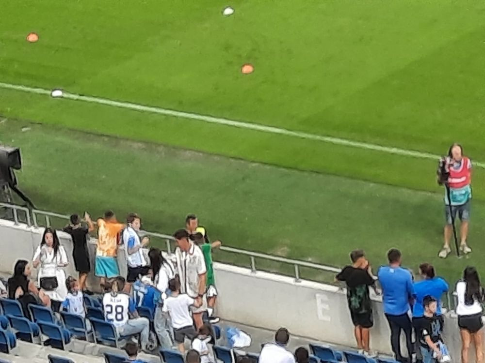 Surpriză! Un fost jucător al Craiovei a venit să vadă echipa pe „Ion Oblemenco”_3