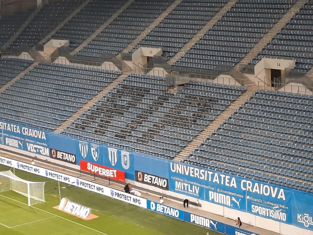 Galeria Universității Craiova, mesaj macabru pentru ultrașii lui FCU Craiova_16